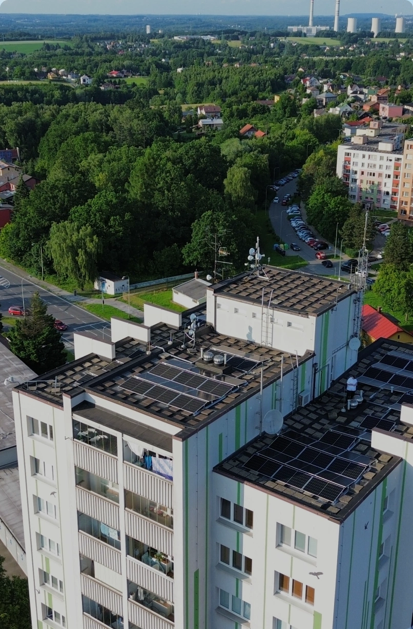 Moderní střídače a elektroinstalace v technickém zázemí bytového domu