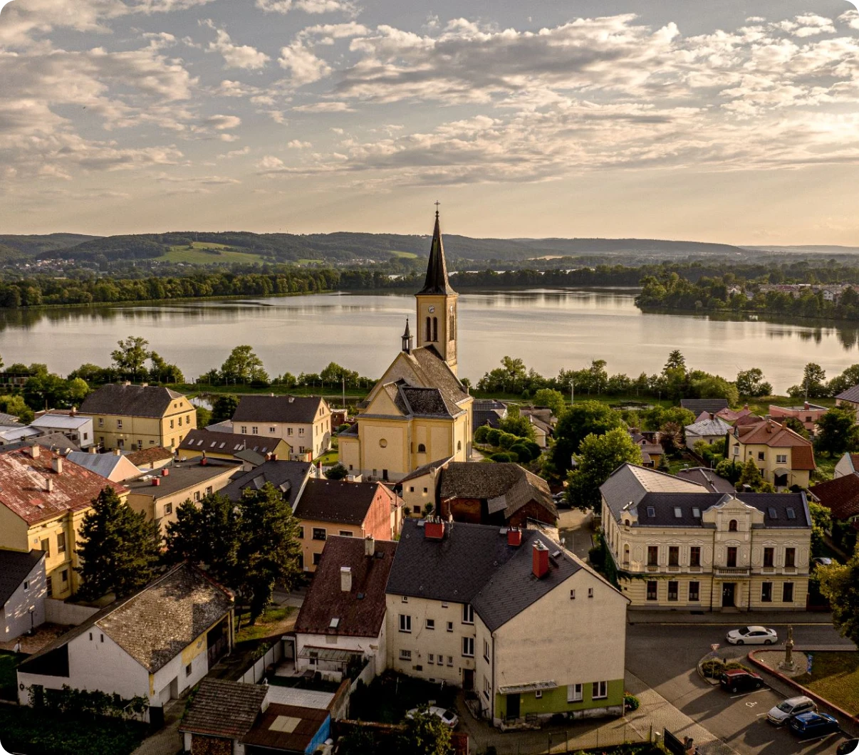 Město